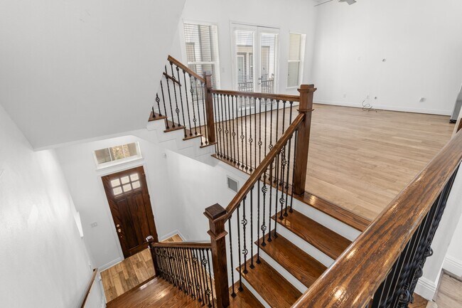 Building Photo - 2718 McGowen St