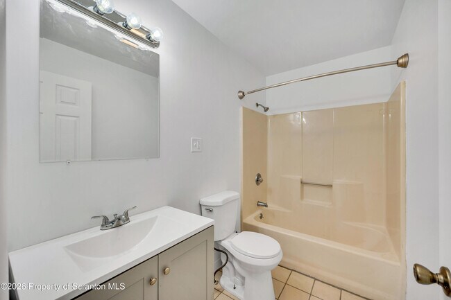 Building Photo - 1213 Lori Dr