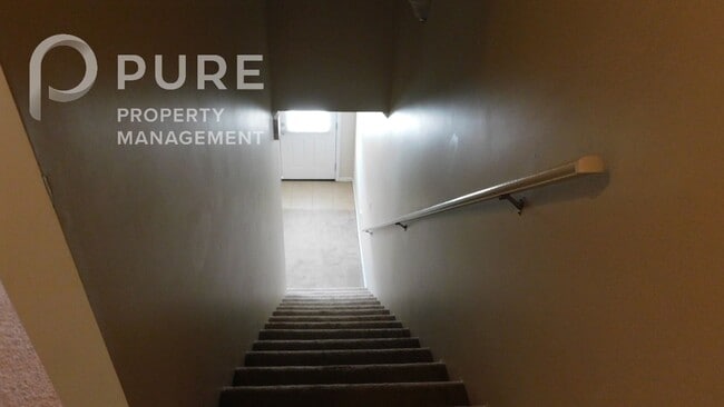 Building Photo - 206 Park Village Cir