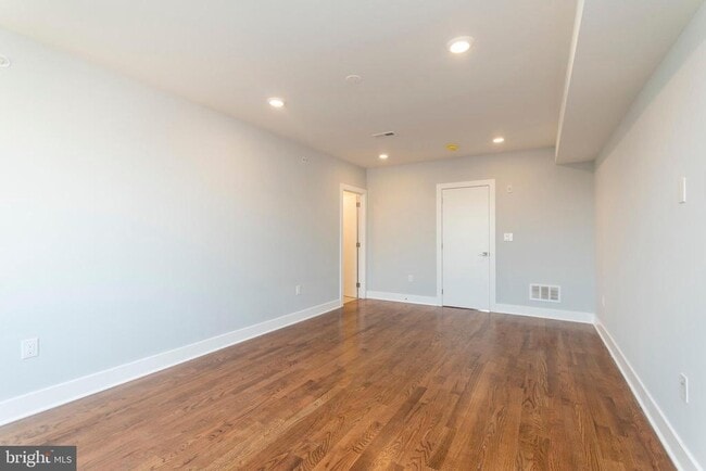 Building Photo - 814 N Uber St