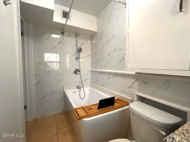 Building Photo - 1203 Madeline Dr