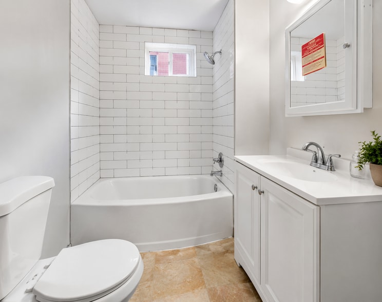 Building Photo - 1005 Sheffield St