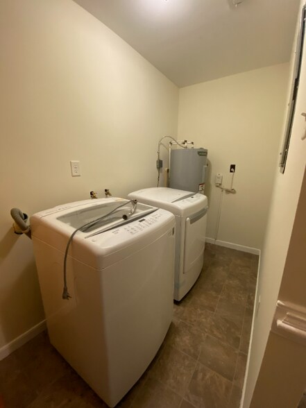 Building Photo - 1599 Early St