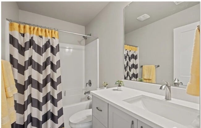 Building Photo - Newer Construction Home in Gated Community