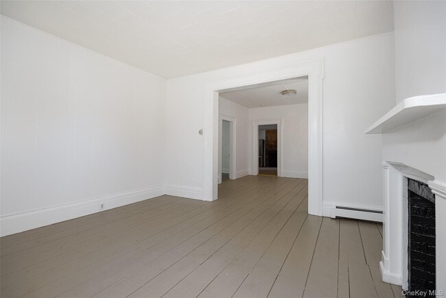 Building Photo - 29 Delano St
