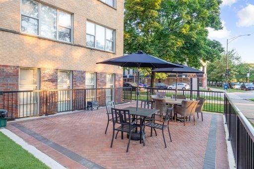 Building Photo - 1303 W Estes Ave