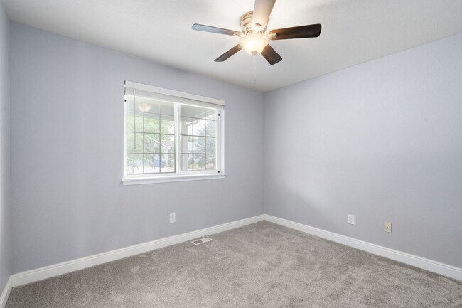 Building Photo - Ranch Style. 3 Bedroom Home.