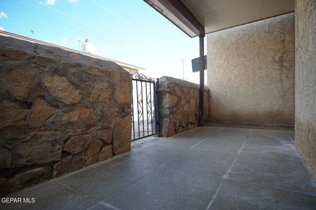 Building Photo - 1587 Bengal Dr