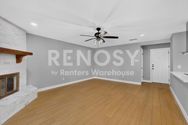 Building Photo - Completely Refreshed Arlington Home