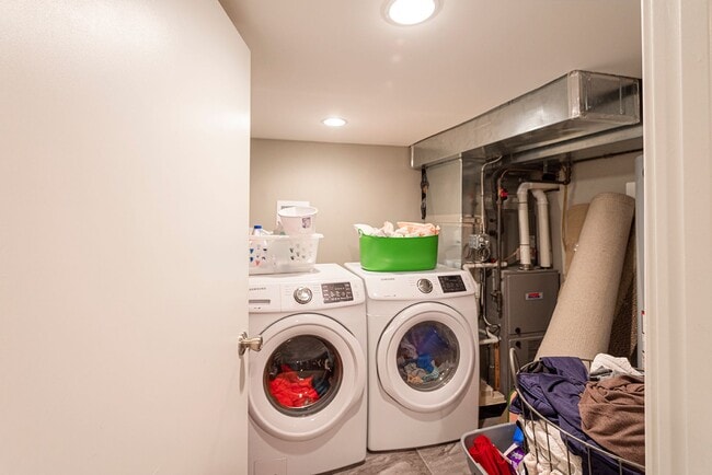 Building Photo - Point Breeze 2 Bedroom, 2.5 Bathroom Home