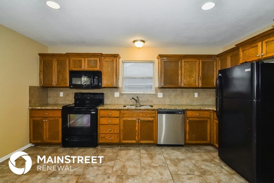 Building Photo - 1602 NW Hilltop Ln