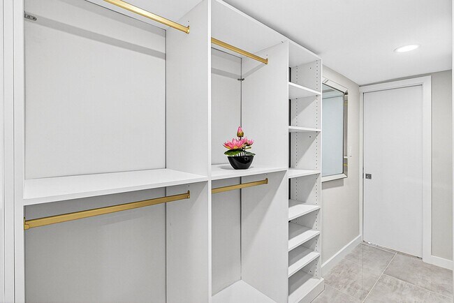 Building Photo - 3351 Spanish Trail