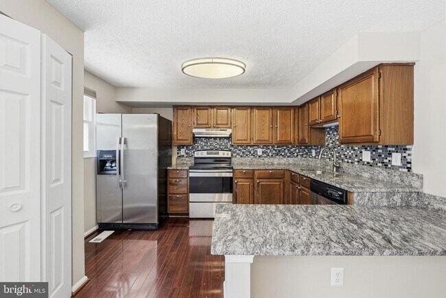 Building Photo - 14126 RED RIVER Dr