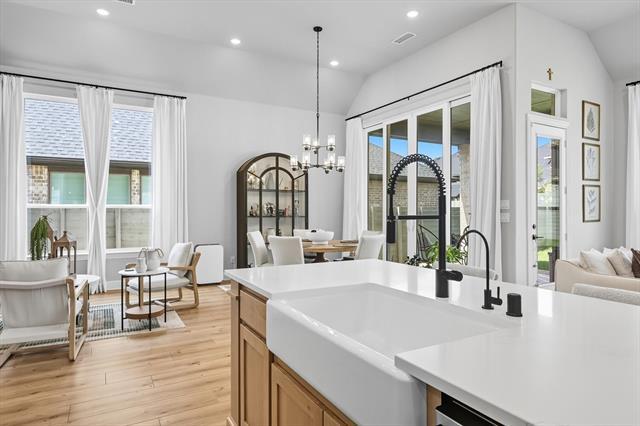 Building Photo - 2016 Strolling Wy