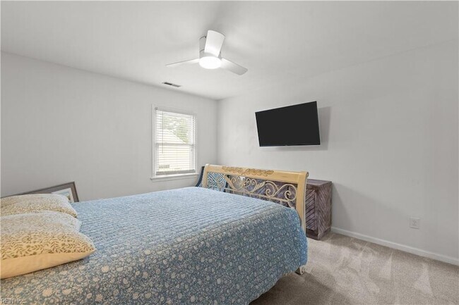 Building Photo - 181 Golden Maple Dr