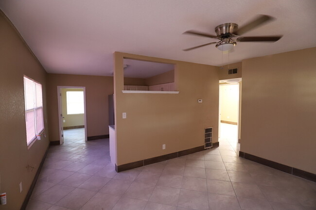 Building Photo - 4124 Flamingo Dr