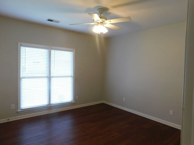 Building Photo - Your Dream Rental Awaits in Gated Greyston...
