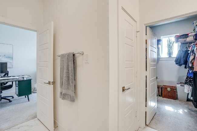 Building Photo - Newly Constructed Townhome Just Steps Off ...