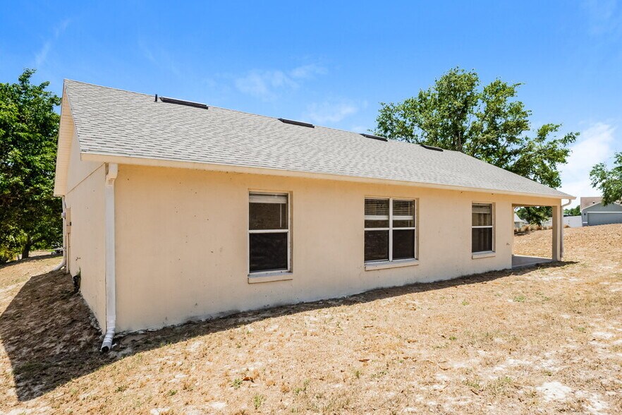 Building Photo - 10449 Lake Hasson Cir