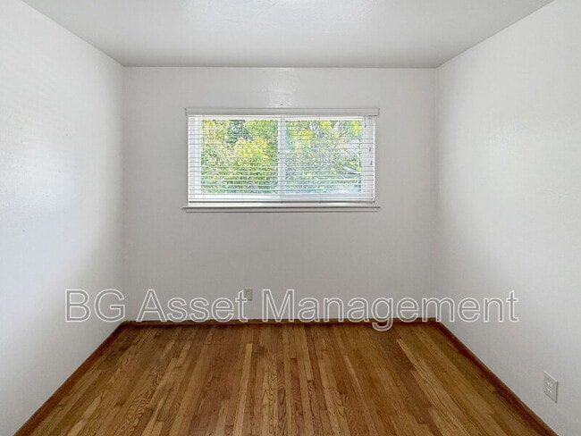 Building Photo - 121 Eddy St