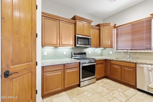 Building Photo - 5559 E El Sendero Dr