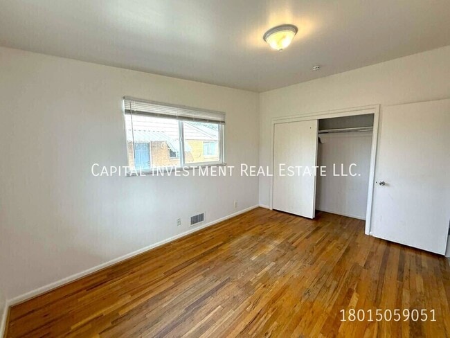 Building Photo - 421 N Oakley St