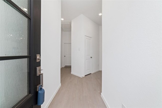 Building Photo - 26802 Tree Mallow Dr