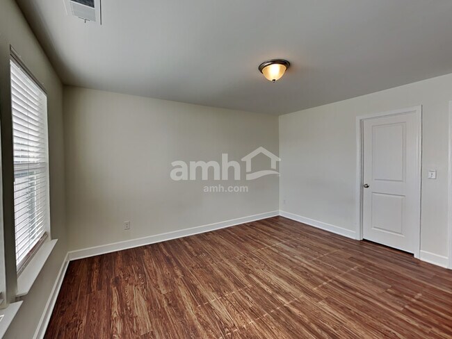 Building Photo - 4400 Erabele Dr