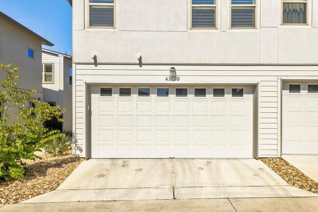 Building Photo - 4209 Berkman Dr