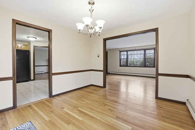 Building Photo - 17 Circle Rd