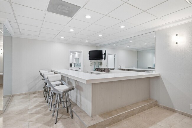 Building Photo - 3900 Galt Ocean Dr