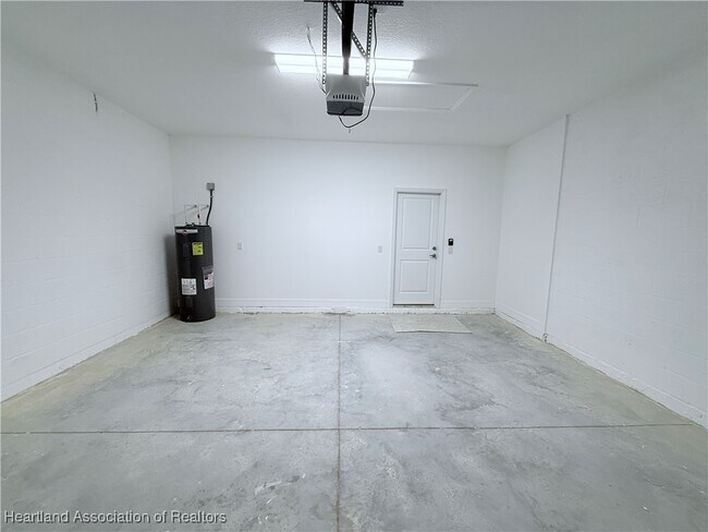 Building Photo - 5285 Pebble Beach Dr