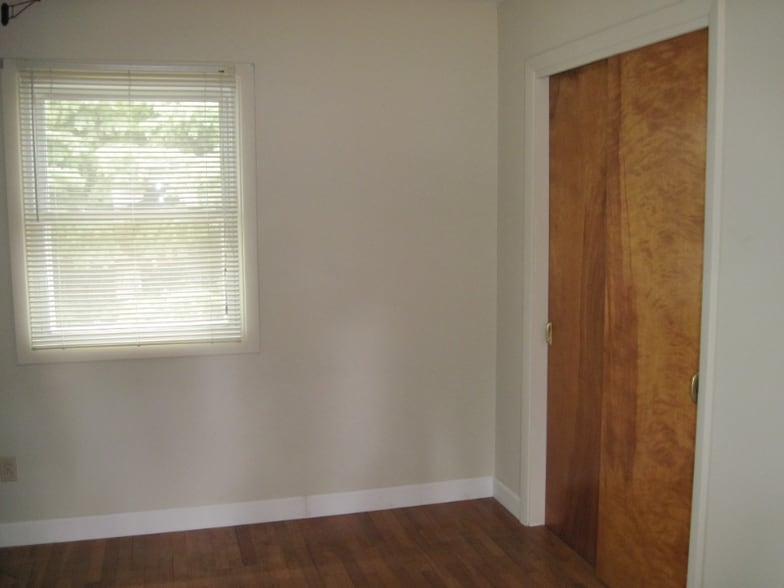 Building Photo - 1746 Alderson Ave