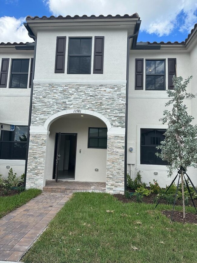 Building Photo - 11781 SW 245 Ter