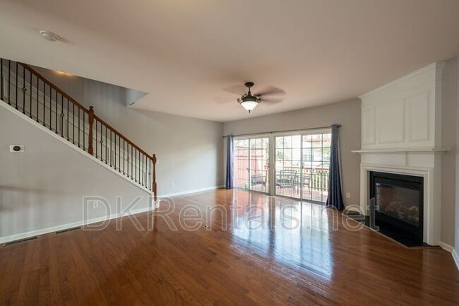 Building Photo - 1369 Thornborough Dr