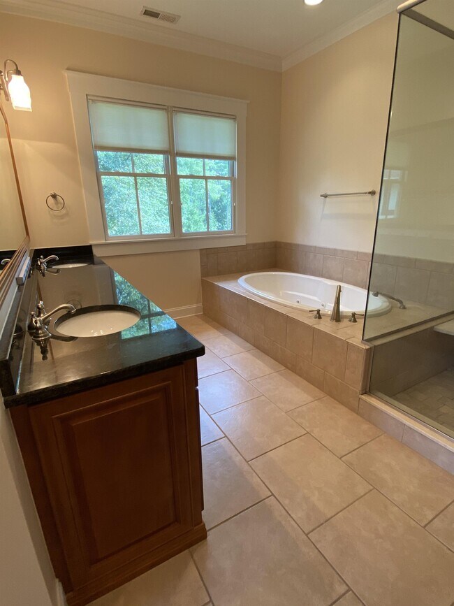 Building Photo - 65 Orvis Stone Cir
