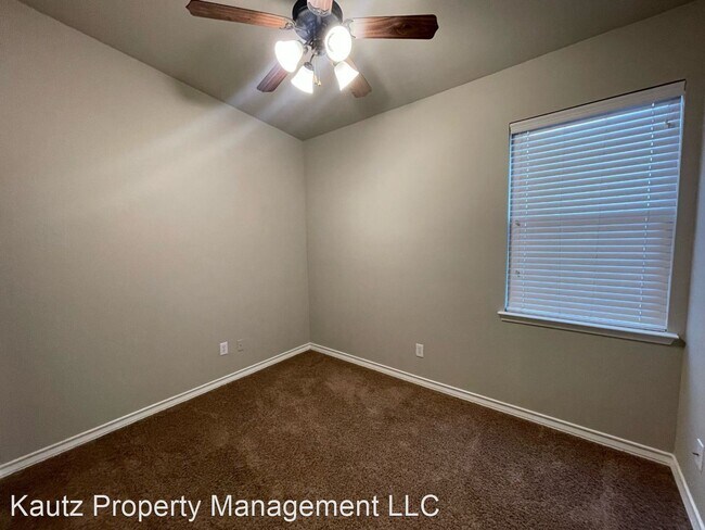 Building Photo - 2 br, 2.5 bath House - 910 Glenn Crossett St