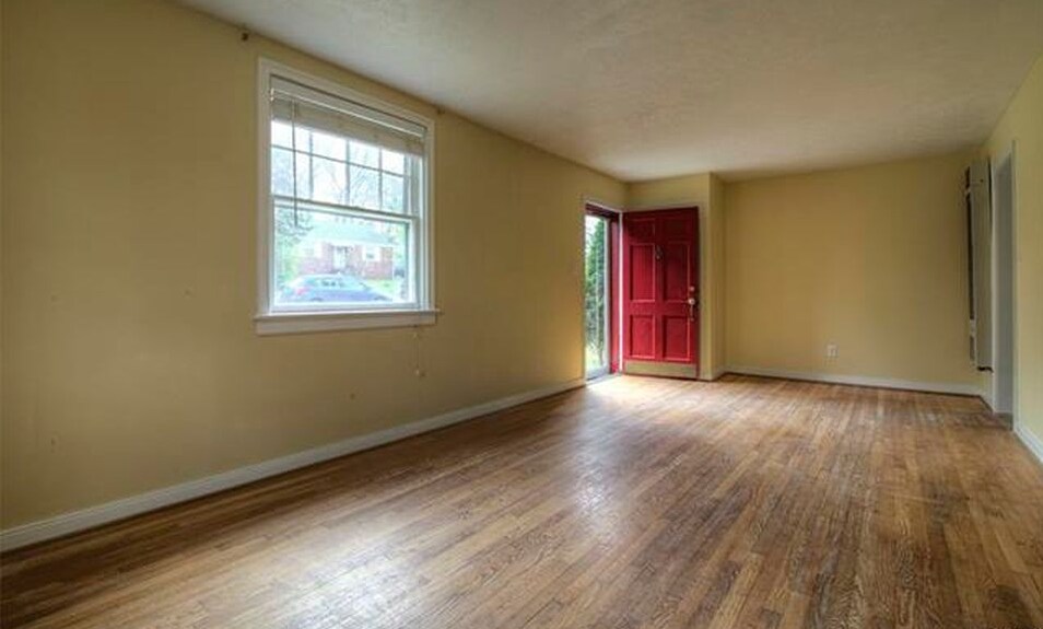 Building Photo - 1614 Westhill Rd