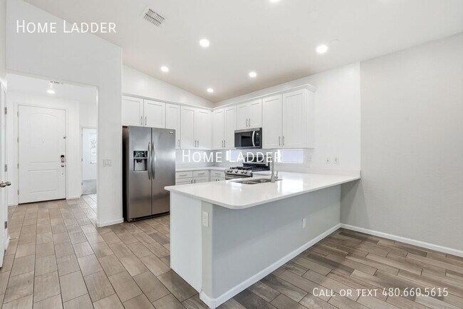 Building Photo - 3234 E Dogwood Pl