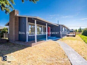 Building Photo - 2301 N Winnifred St
