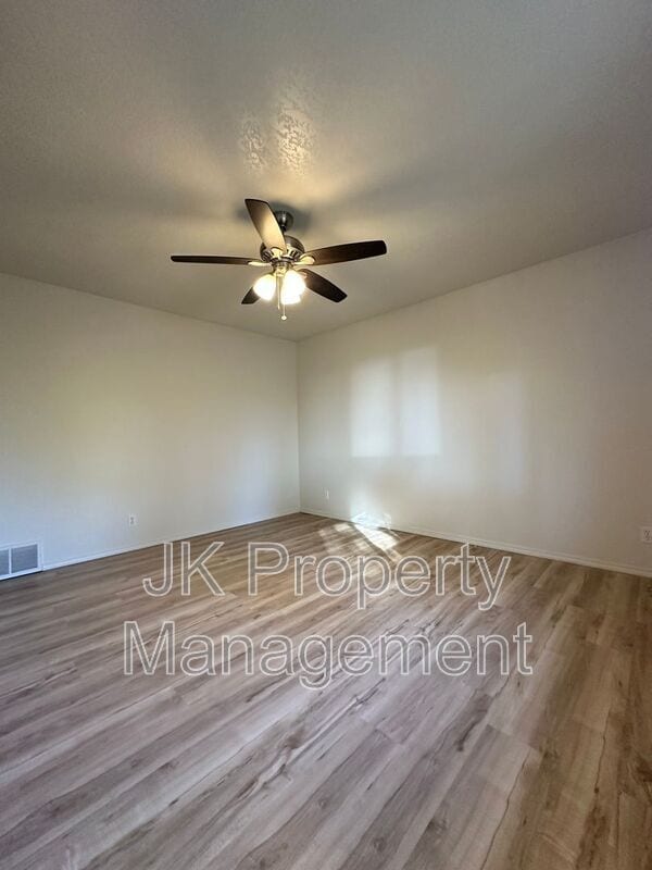 Building Photo - 608 Swan Ct