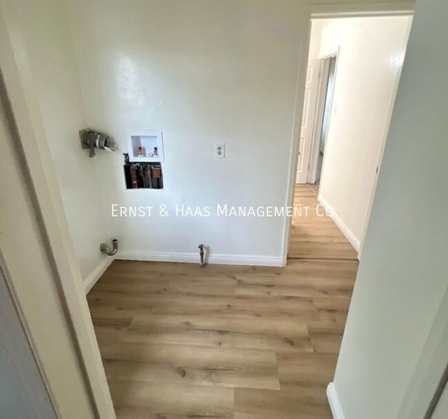 Building Photo - 2220 E McKenzie St