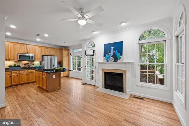 Building Photo - 5015 Waple Ln