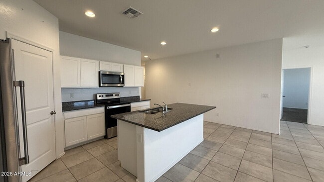 Building Photo - 1137 W Chimes Tower Dr