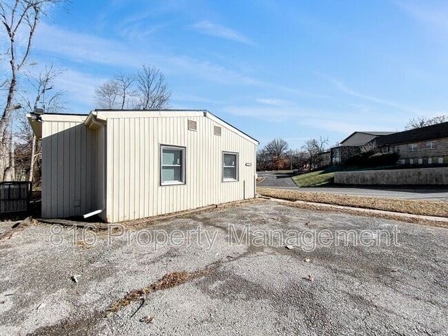 Building Photo - 4802 Locust Ave