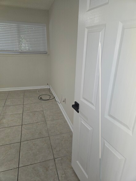 Building Photo - 6314 Newtown Cir