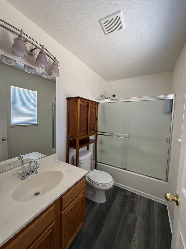 Building Photo - 6408 Aleut Ct