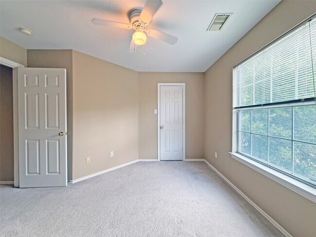 Building Photo - 63 Ledgestone Pl