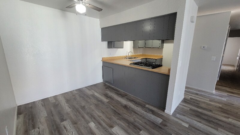Building Photo - 824 S Norma St