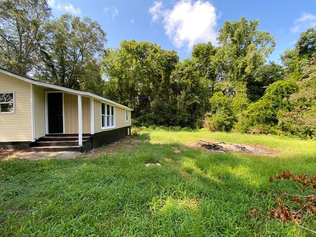 Building Photo - Newly remodeled home is located in Lancaster, SC 29720.
